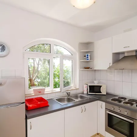 Lägenhet Plavac Mali-2 By Interhome